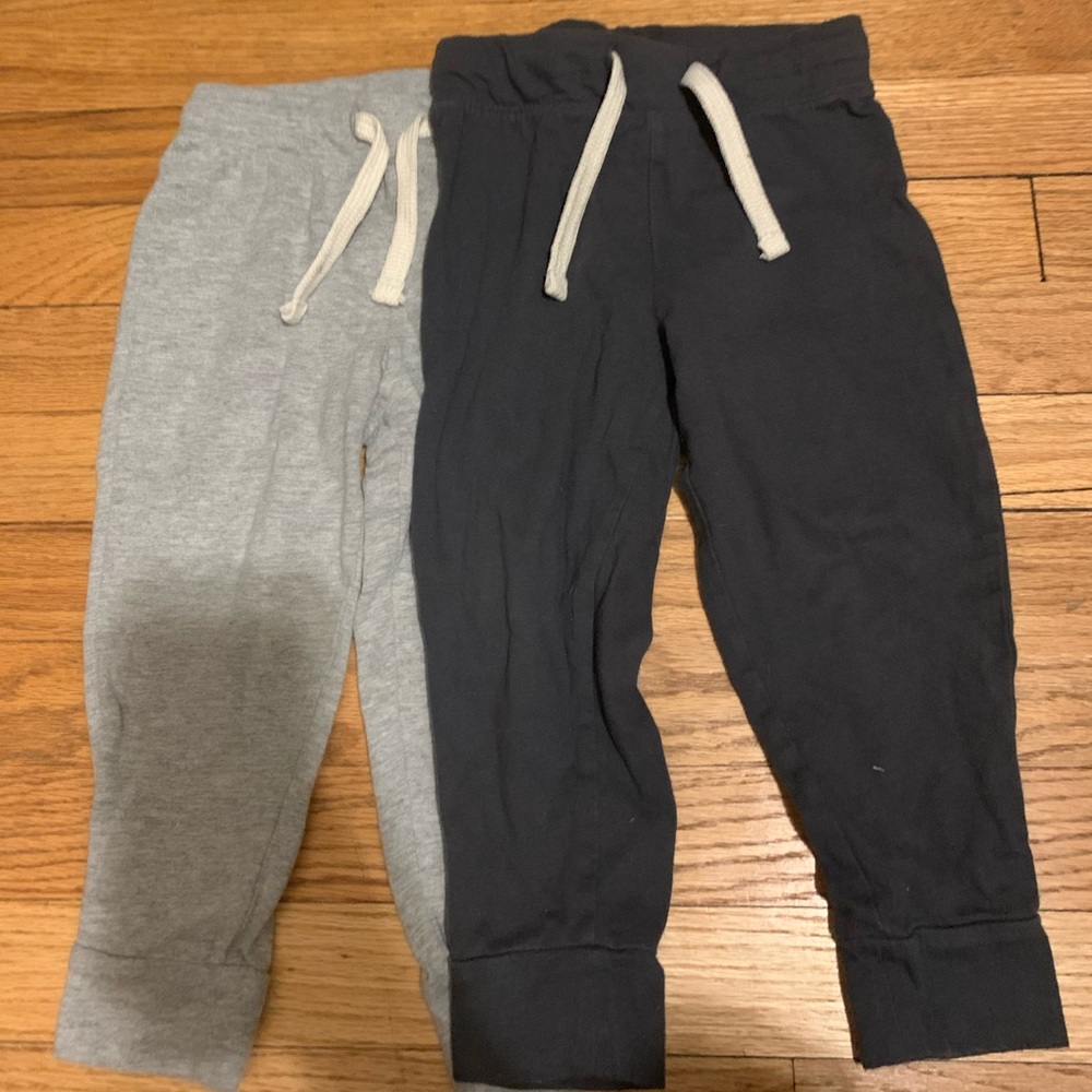 Lot of 2 Old Navy boys size 2T jersey pants w/drawstrings in light & dark gray
